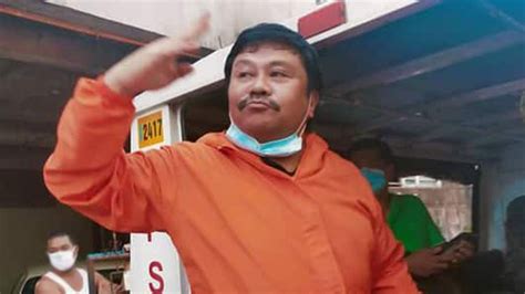 Ex Senator Jinggoy Estrada Released From San Juan Police Station