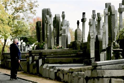 Qué significa soñar con mi ex pareja en un cementerio Iluminación