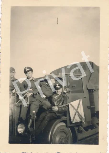 Foto Wkii Soldaten Luftwaffe Wehrmacht Uniformen Gruppenfoto Lkw