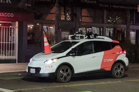 San Francisco Residents Fight Cruise And Waymo Robotaxi With Traffic