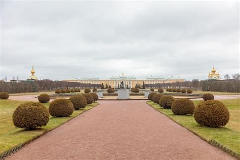 Premium Photo | A view of the palace of versailles