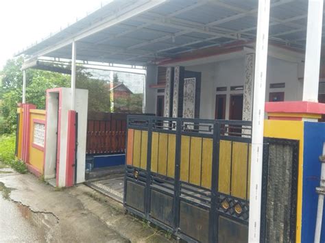 Rumah Dengan Tanah Luas Siap Huni Dekat Pasar Rengasdengklok Karawang