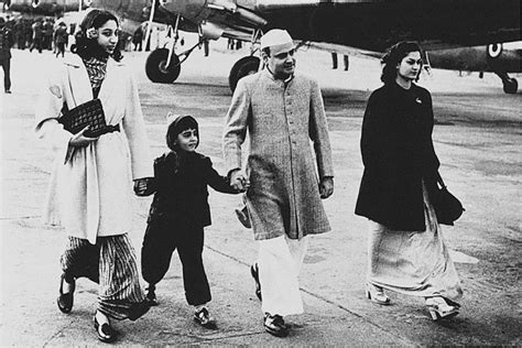 Indira Gandhi Husband | 10 Historic Pictures | Reviewit.pk