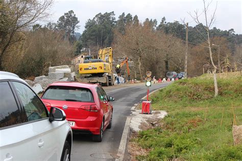 Obras De Emerxencia En Mos Para Reparar Unha Estrada Que Estaba A