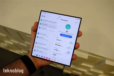 Galaxy Z Fold Tan T Ld Zellikleri Ile Ilgili T M Detaylar Burada