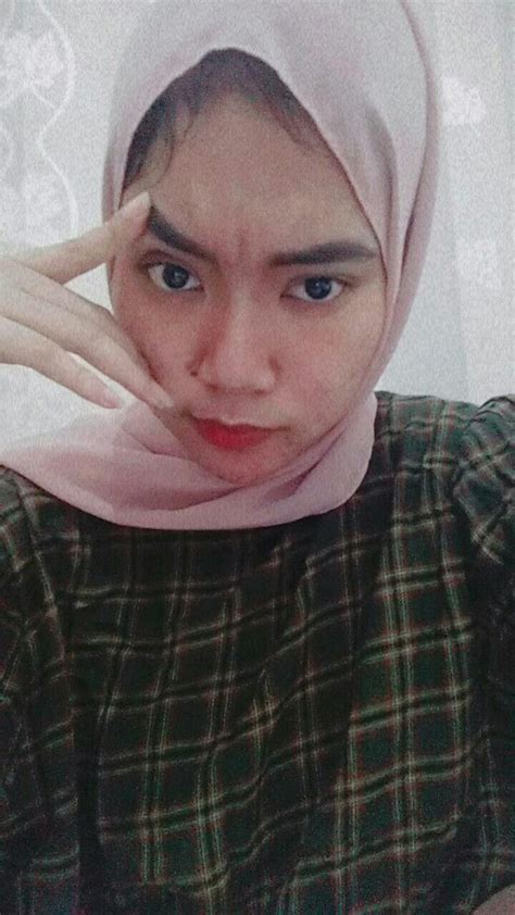 Hijab Selfie