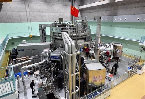 Chinese Artificial Sun Experimental Fusion Reactor Sets New World