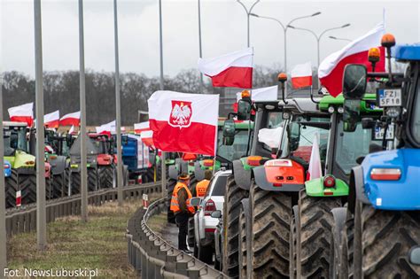 Trasa S Zablokowana Tak Wygl Da Protest Rolnik W Jeste My