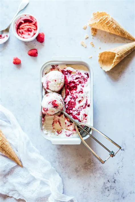 Glace Au Yaourt Onctueuse Compot E De Framboises Lilie Bakery