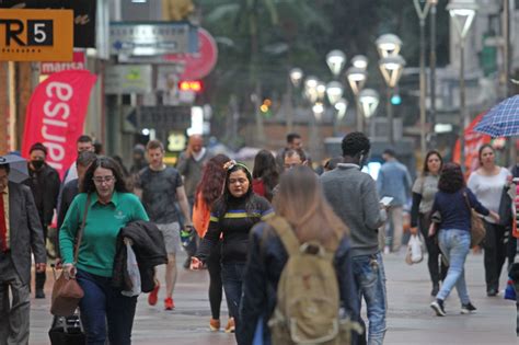 Intenção De Consumo De Famílias Cresce 29 Em Junho Ante Maio Revela Cnc