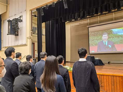 有片 江澤民追悼大會 香港各界收看直播（多圖） 港聞 點新聞