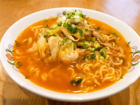 豚キムチ野菜炒め入り辛ラーメンのレシピ Tocos Kitchen トコズキッチン