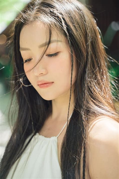 Cựu hot girl ngực khủng Thủy Top tạo bão nhờ sắc vóc gợi cảm Báo Tri thức và Cuộc sống TIN