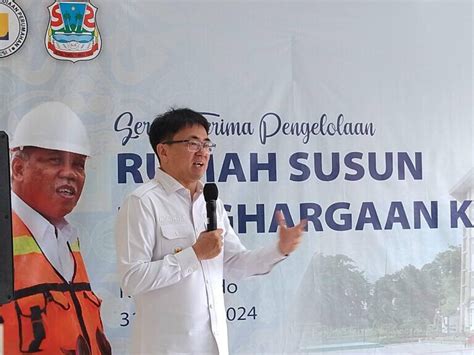 Wali Kota Andrei Angouw Hadiri Serah Terima Pengelolaan Rumah Susun