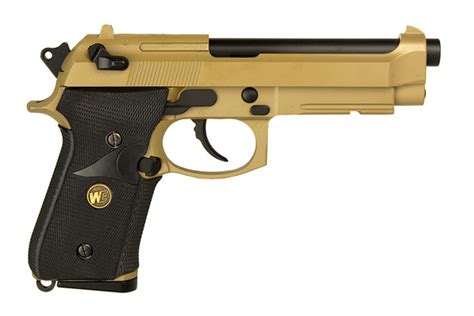 Автомат страйкбольный Пистолет WE Beretta M9A1 TAN CO2 GBB CP321 TAN