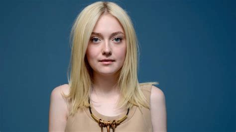 The Watchers Dakota Fanning estrelará terror dirigido pela filha de