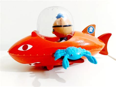 Octonauts Gup B With Kwazii Figurine Glow In The Dark And Crab Hobbies And Toys Toys And Games