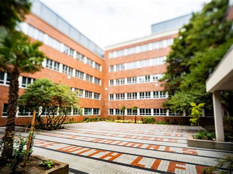 Courtyard at Oregon State University | DNA Project | Sequoia Stonescapes