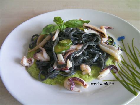 Tagliolini Di Semola Al Nero Di Seppia Con Seppie Allo Chardonnay Su