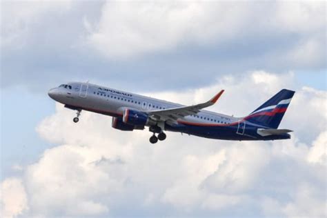 Aerolínea rusa Aeroflot suspenderá vuelos internacionales desde el