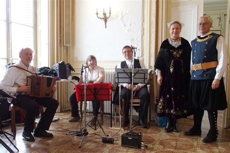 Animation De Danses Et Musiques Bretonnes L Ehpad De Longpont