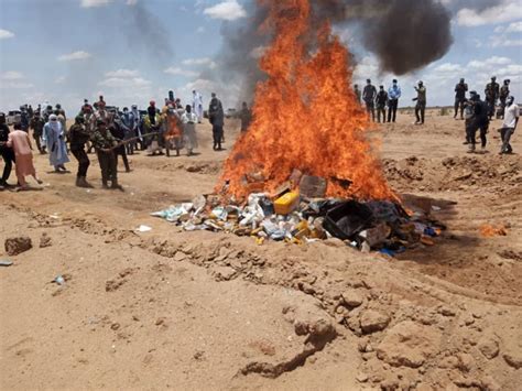 Agadez Le Gouverneur préside une réunion du Conseil Régional de