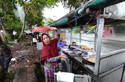 PKL Di Kawasan Eks Bank Panin Sebagian Direlokasi Sebagian Berpencar