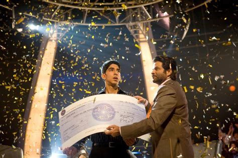 Así luce el protagonista de la película Slumdog Millionaire