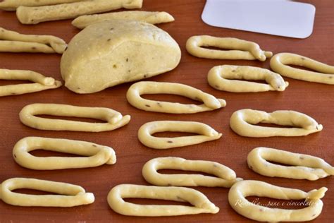 Impasto Taralli Pugliesi Ricetta Casalinga E Come Cucinarli Dorati