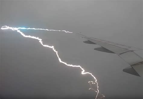 Friday Flying Video B777 Lightning Strike Australian Flying