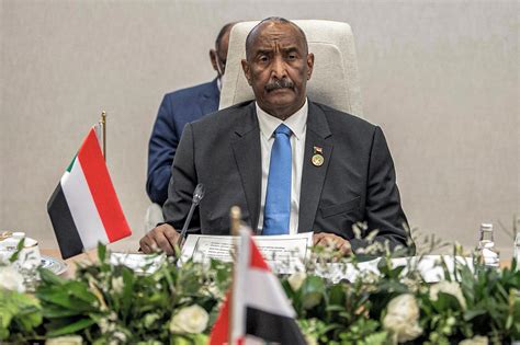 السودان من هما القائدان العسكريان البرهان وحميدتي اللذان يتزعمان