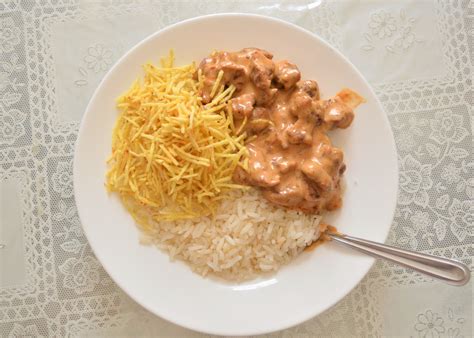 Receita de Strogonoff de Frango com Arroz | CyberCook