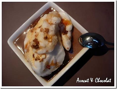 Recette de îles Flottantes sur crème anglaise au chocolat avec