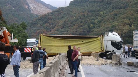 Geyve Yolunda Zincirleme Kaza Bilecik Sakarya Yolu Trafi E Kapand