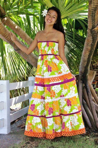 Vahine En Robe Tahitienne Elise Créations De Tahiti Hawaiian Fashion