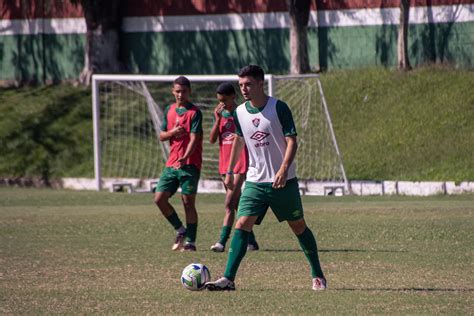 Em grande fase zagueiro sonha título inédito para o Flu no sub 17