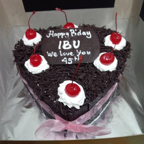 Kue Ulang Tahun Love Untuk Pacar Homecare24