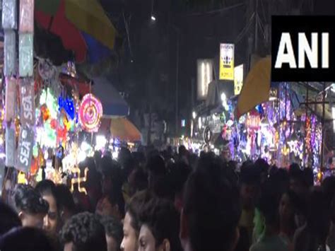 West Bengal Markets In Kolkata Witness Huge Crowd On Diwali