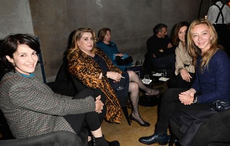 Photo Zabou Breitman Catherine Deneuve Elsa Zylberstein Et Sylvie