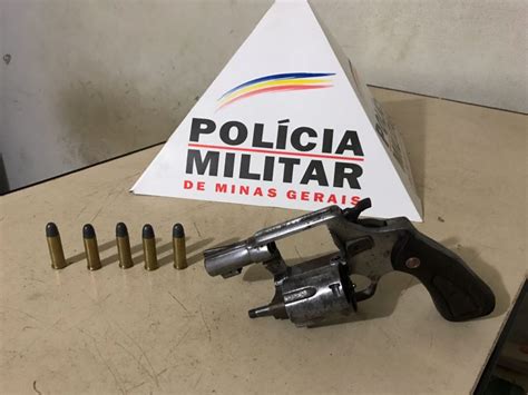 Arma De Fogo Apreendida Pela Pm E Um Preso R Dio Difusora Fm