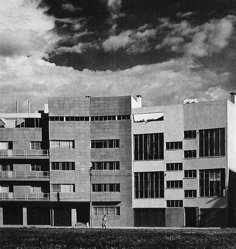 Strange Places Edificio De Departamentos Para Lorenzo Garza