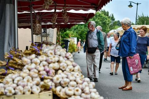 La Foire De L Ail Et Du Melon Revient D Corer Les Rues De Blond