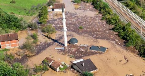 Tragedija plaćena s 19 života Poplave u BiH i 80 miliona kojih nema