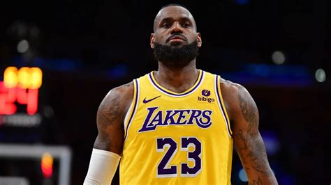 Lebron James é acusado de abuso de poder por ex jogador da NBA