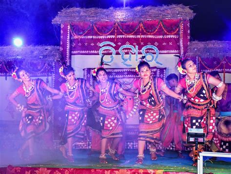 The Dulduli And Dalkhai Artists Of Sambalpur