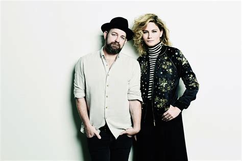 Sugarland Announce New Album 'Bigger,' Taylor Swift Collaboration