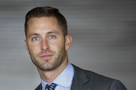 Kliff Kingsbury Reads Tweets About How Dreamy He Is