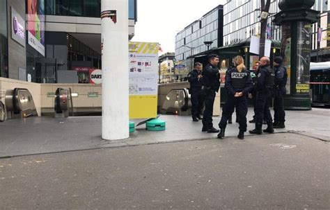 Paris Une Femme Mena Ant De Se Faire Exploser Dans Le Rer Neutralis E