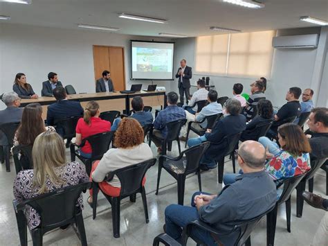 Congresso Recebe Ilumina O Verde E Vermelha Pelo M S De