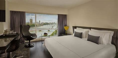 The Best Cheap London Hotels Near London Eye | ItsAllBee Travel Blog